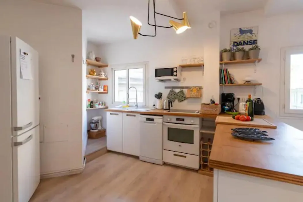 Apartment Magnifique Appartement De Charme Avec Vue Sur Le Palais Des Papes A Avignon Wifi Gratuit